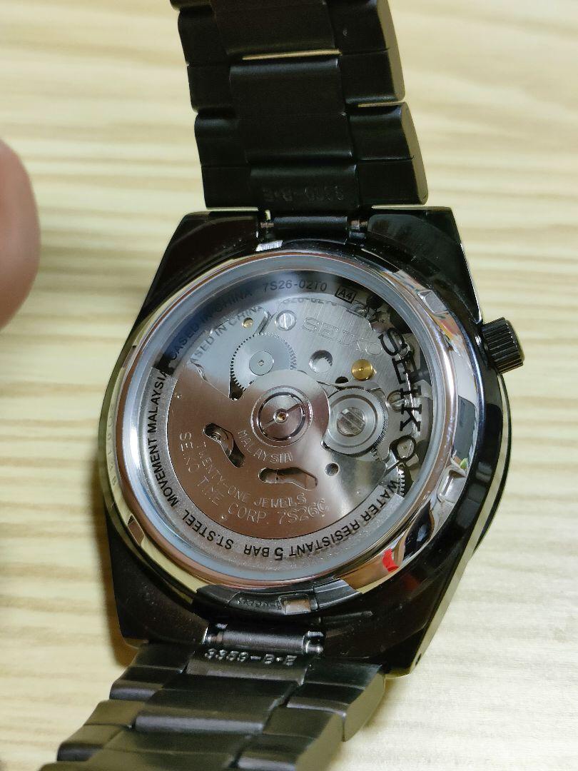 cỗ máy 7S26 được sử dụng cho đồng hồ Seiko 5 SNKE03K1